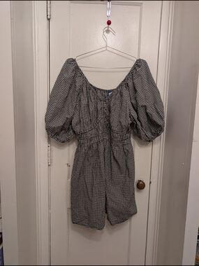 Old Navy Black & White Gingham Puff Sleeve Dress